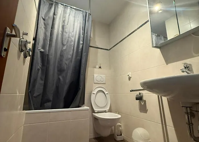 Old Town Comfort And Cozy 2 *