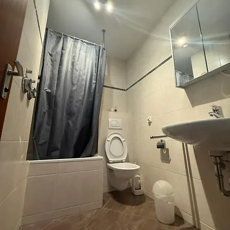 Old Town Comfort And Cozy 2 *